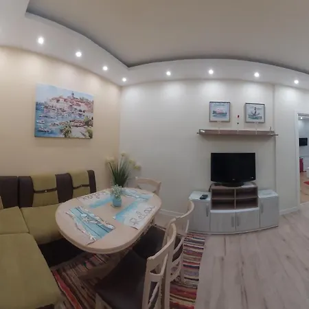 Pink & Blue - 2bdr With Balcony - Wi-fi Apartment Varna