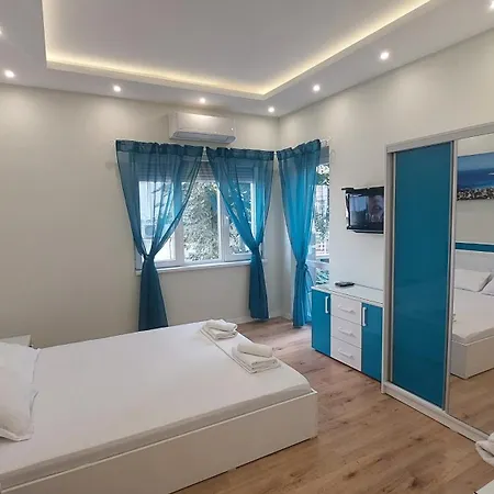 Pink & Blue - 2bdr With Balcony - Wi-fi Apartment *