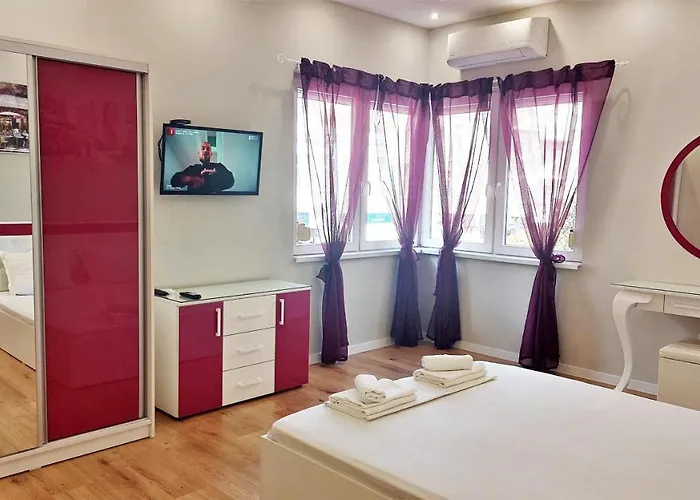 2Br Apartment In Varna Center Pedestrian Street Balcony Fast Wifi * Varna