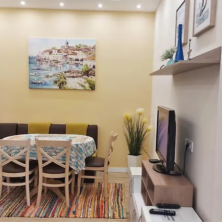 Apartament 2br In Center Pedestrian Street Balcony Fast Wifi