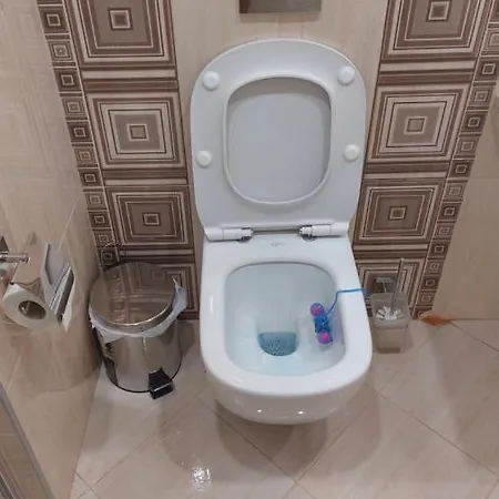 2br In Center Pedestrian Street Balcony Fast Wifi Appartamento Varna