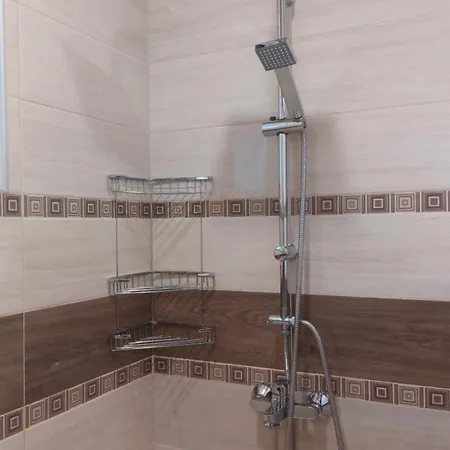 2br In Center Pedestrian Street Balcony Fast Wifi Appartamento Varna