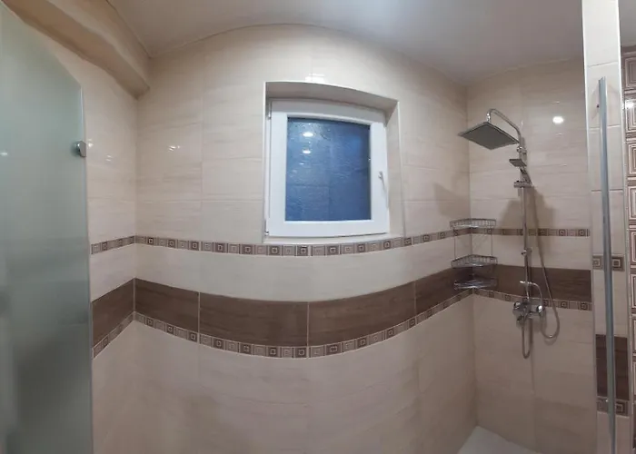 2Br Apartment In Varna Center Pedestrian Street Balcony Fast Wifi * Varna