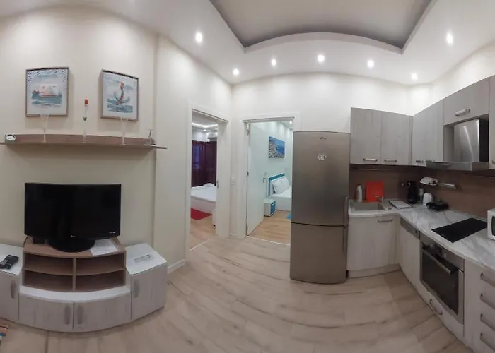 2Br Apartment In Varna Center Pedestrian Street Balcony Fast Wifi Varna