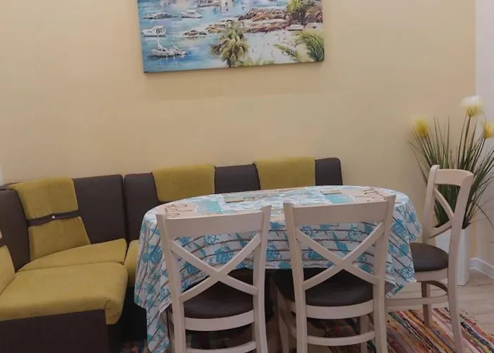 2Br Apartment In Varna Center Pedestrian Street Balcony Fast Wifi Appartamento *